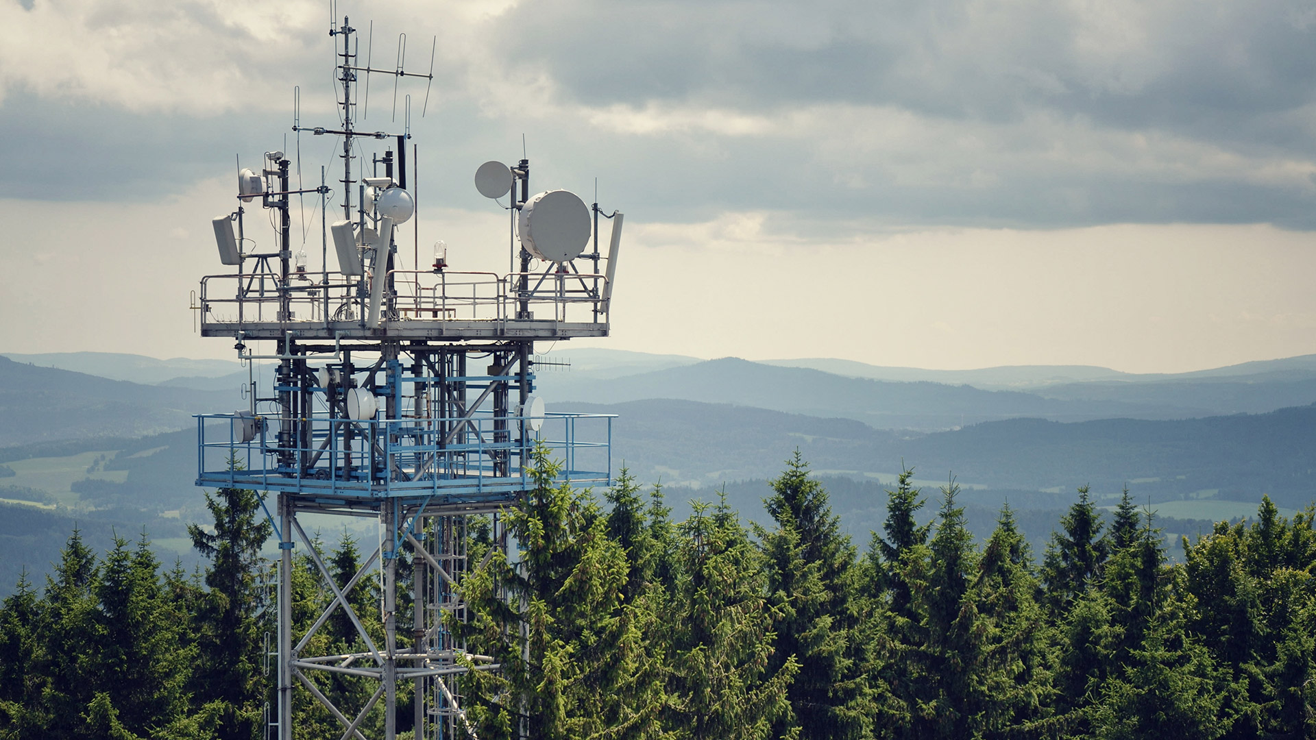 Communication tower